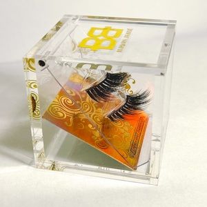 NWT Blinking Beauté Luxe Silk Lashes - Understated